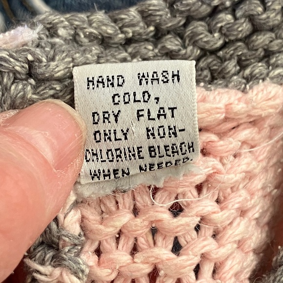 Pink and Gray Knit Vest - Picture 8 of 8